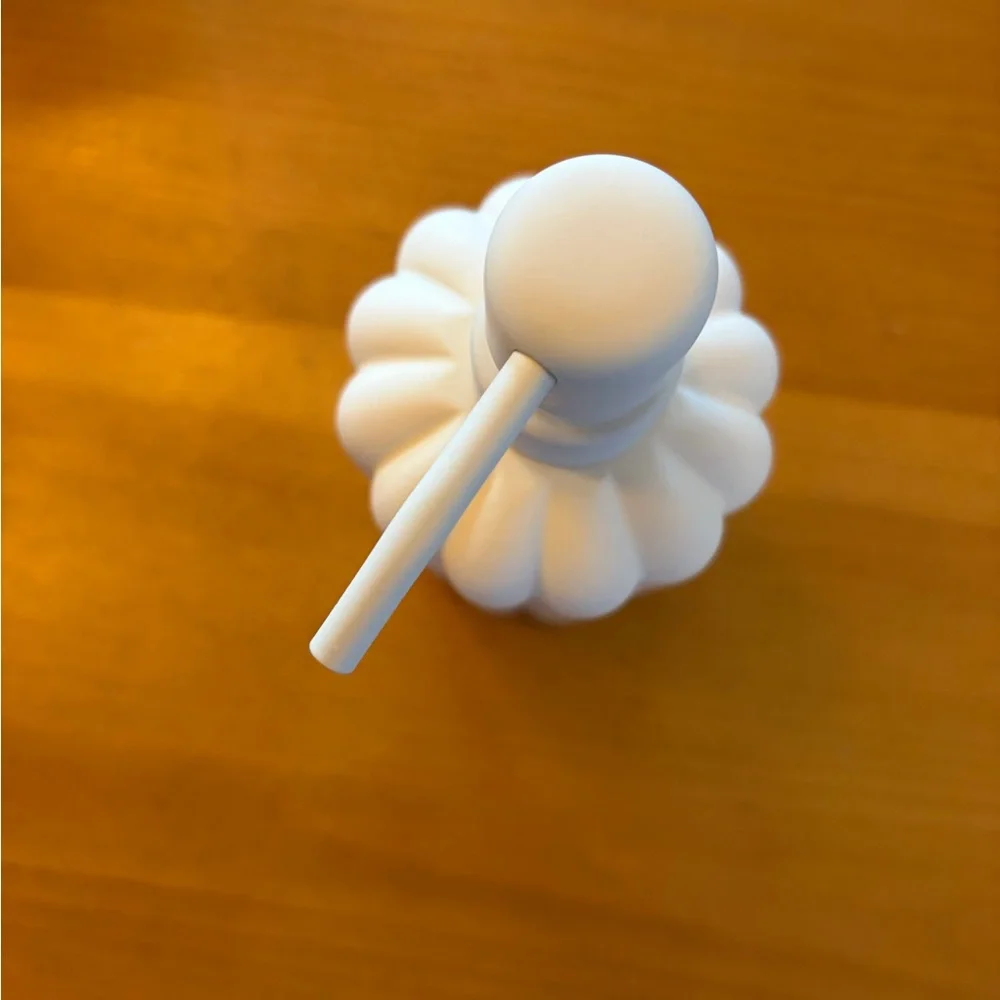 Ivory Resin Bathroom Accessories Set